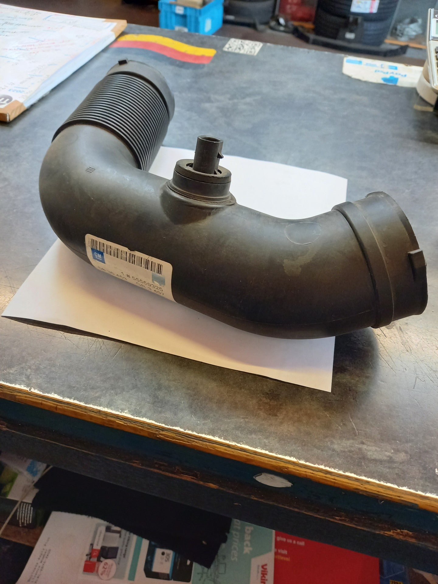 GM Vauxhall Astra,Zafira Air Intake Hose 55559325 NEW GENUINE OE