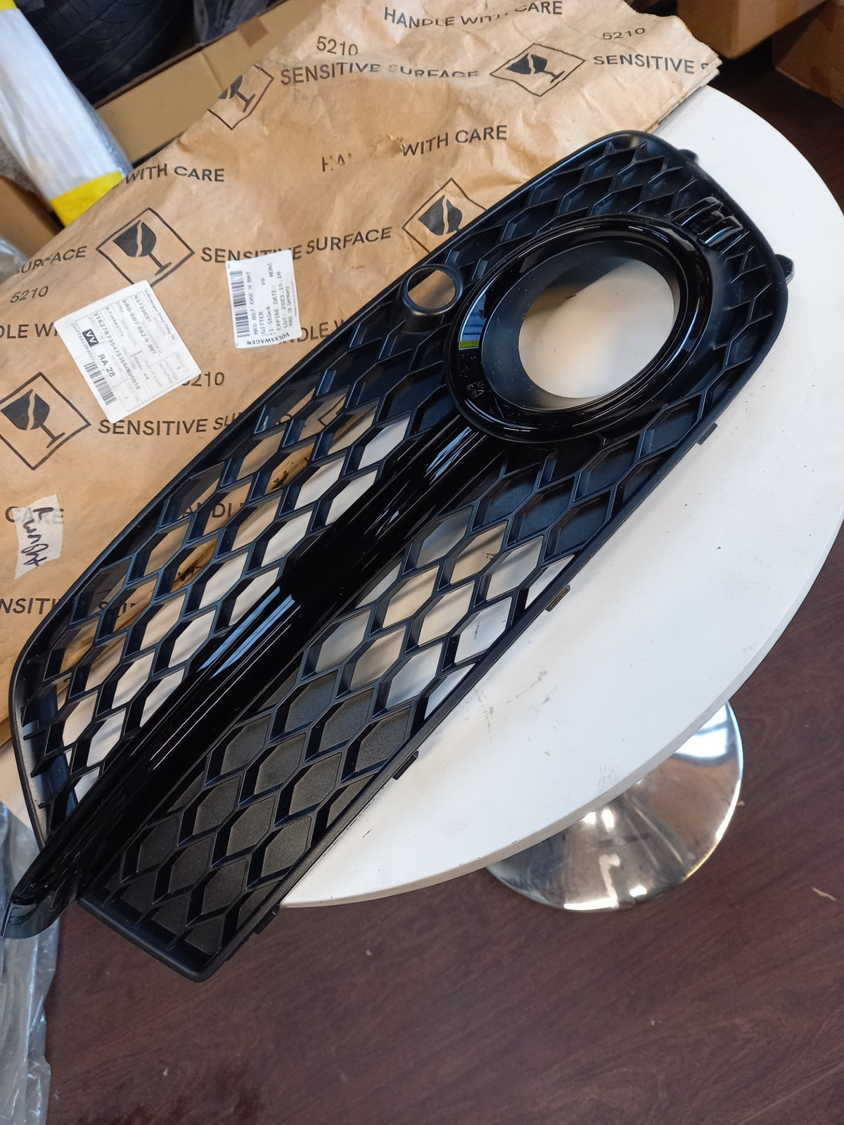 Audi Q5 S-Line Drivers Front Fog Lamp Grille NEW GENUINE OE 8R0 807 682 N BMT