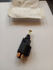 GM Astra,Saab 9-3,9-5 Brake light Switch 9175185 NEW GENUINE OE