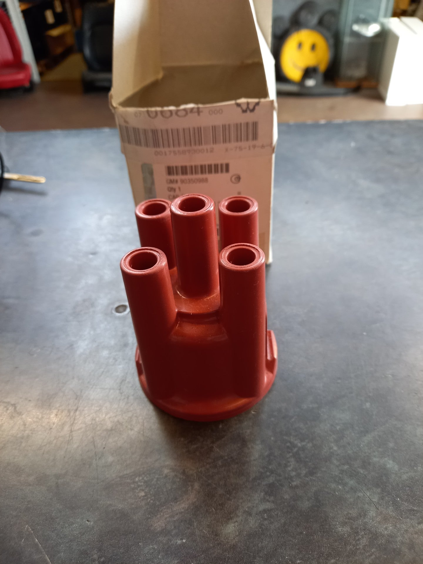 Vauxhall Astra, van,Nova 1.2,1.4,1.6 Distributor Cap New Genuine OE 90350988