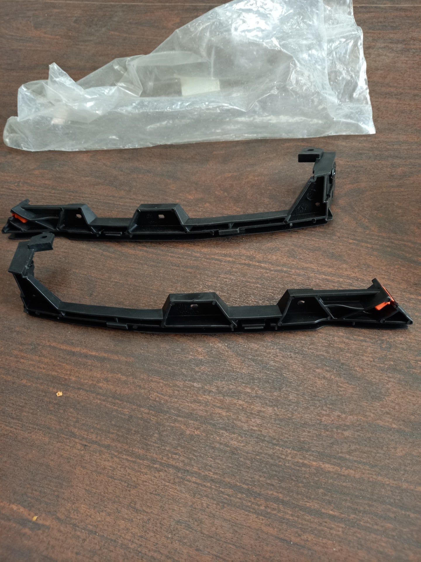 Vauxhall Vectra C Bumper Wing Guide Brackets -Pair 13140760/61 NEW Genuine OE