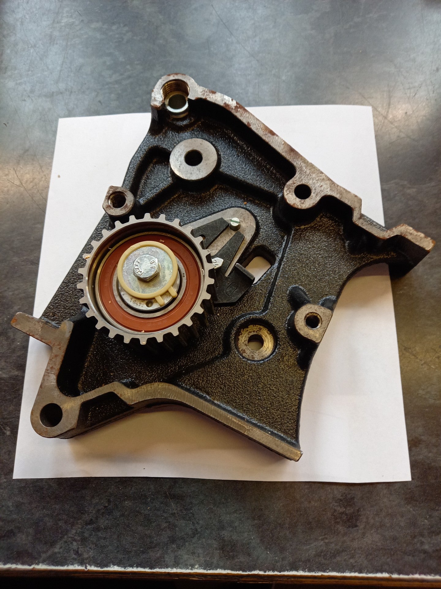 GM Vauxhall Vectra C Timing Belt Support Bracket 55566199 NEW GENUINE OE