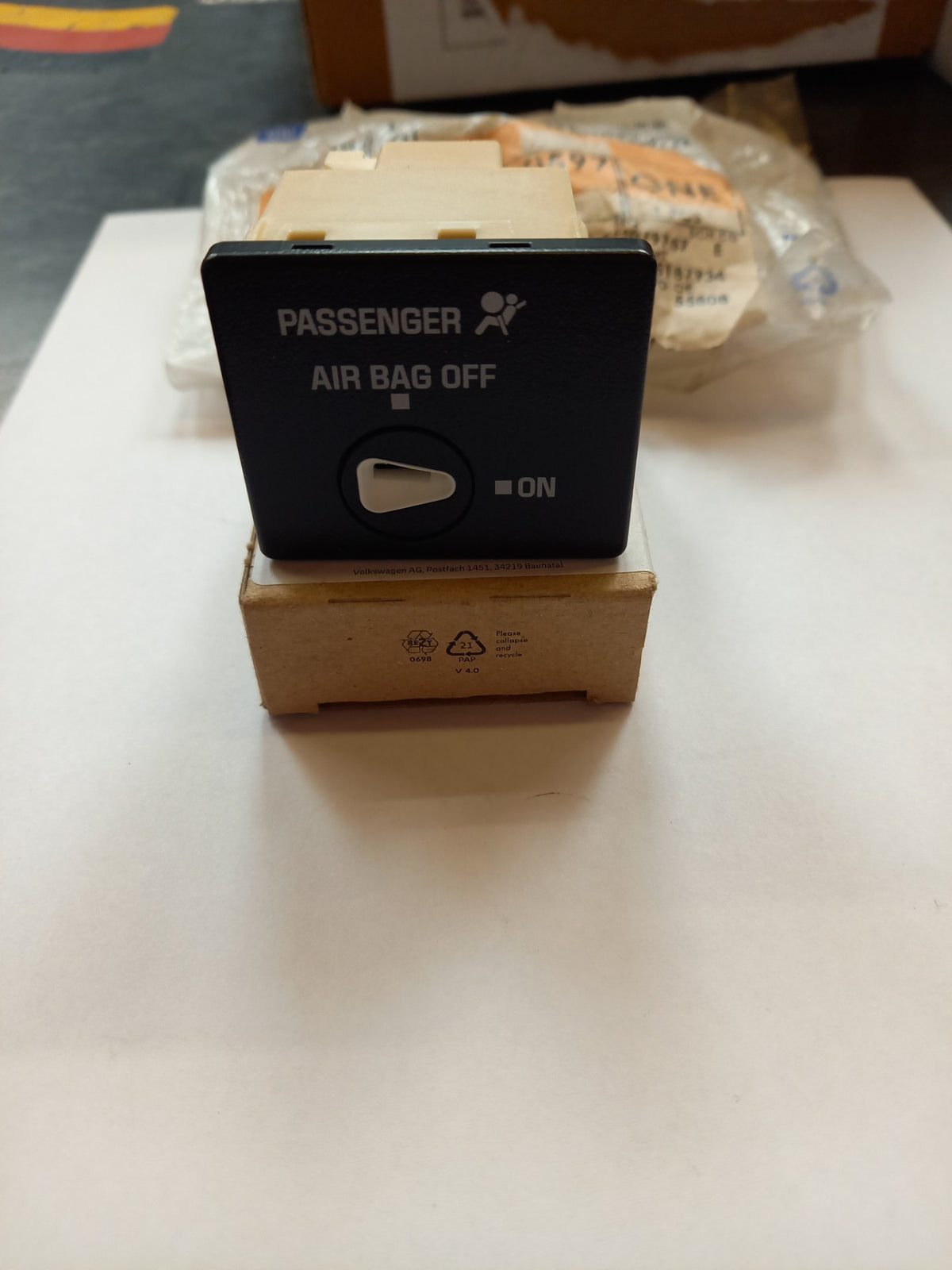 GM Chevrolet,GMC Airbag Disable Switch 15270597 NEW GENUINE OE