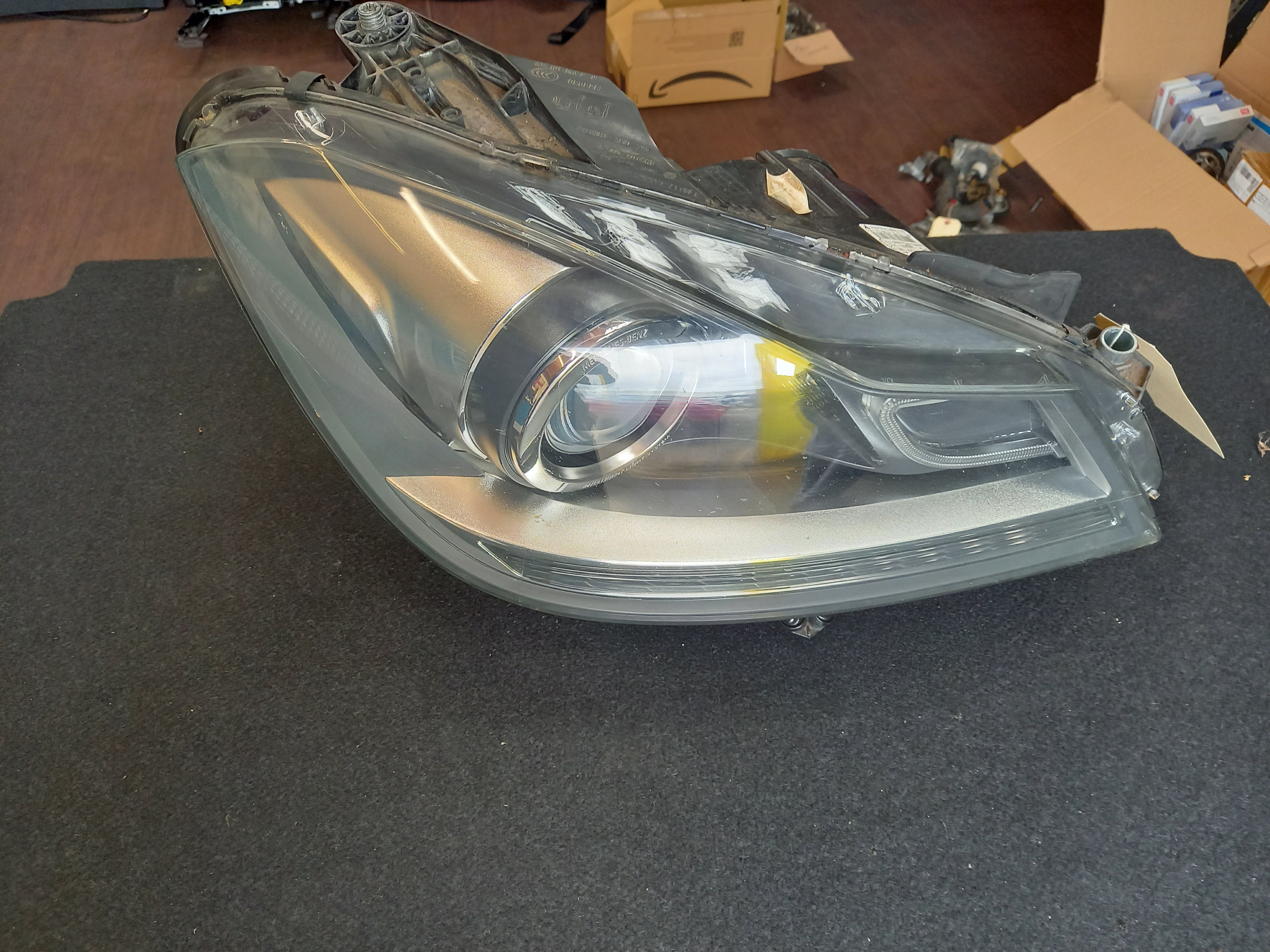 Mercedes C Class Coupe Xenon Drivers Headlamp A204 820 46 39